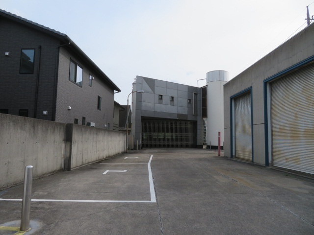 春日部市豊町６丁目のビル