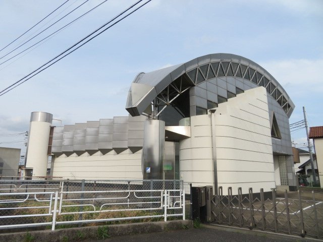 春日部市豊町６丁目のビル