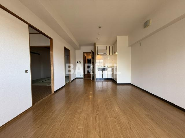 インペリアル花屋敷の居間・リビング