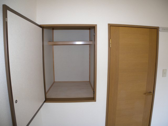 エステリーオA棟の収納