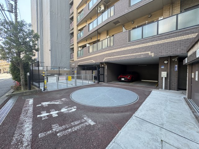 ライオンズステーションプラザ松戸の駐車場