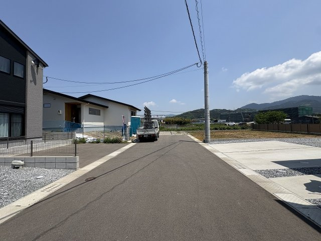 【その他】 | 糟屋郡須恵町植木17期・平屋　1号棟（全10区画）【仲介手数料無料・0円】 | 現地写真。前面道路です。