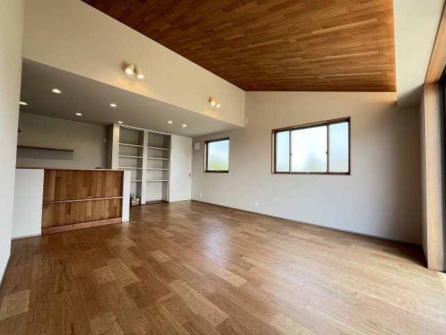 【居間・リビング】 | 糟屋郡須恵町植木17期・平屋　1号棟（全10区画）【仲介手数料無料・0円】 | 現地写真。