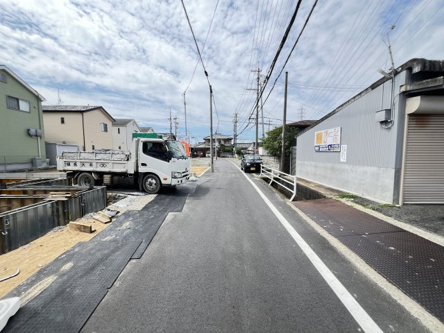 大和高田市市場5期　の前面道路含む現地写真