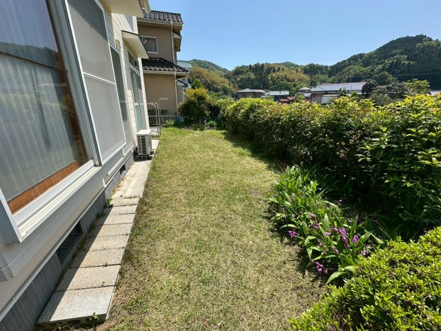 上島田2丁目　一戸建借家の庭