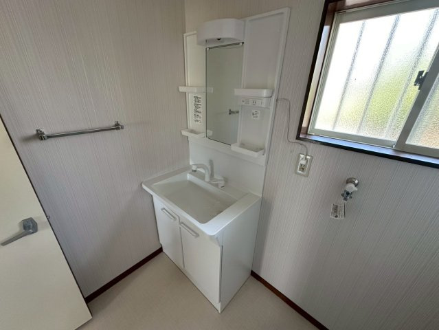 上島田2丁目　一戸建借家の洗面所