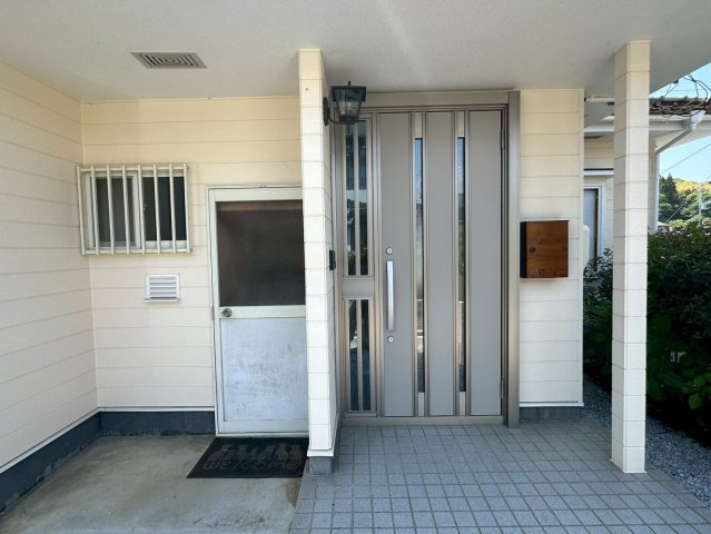 上島田2丁目　一戸建借家の玄関