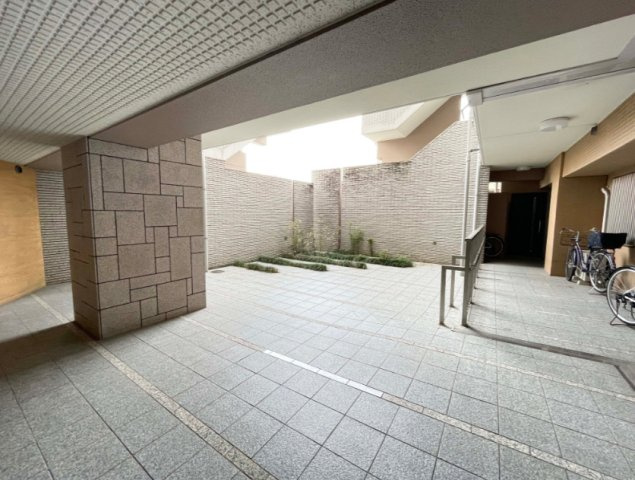 D‘クラディア青戸のエントランス