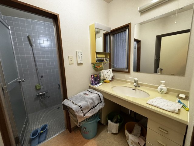 館山市那古　中古平屋の独立洗面台