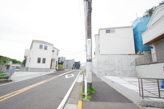 【前面道路含む現地写真】