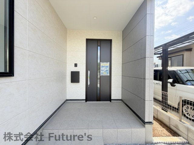 三郷市早稲田6丁目　新築戸建　全1棟のエントランス|玄関アプローチ