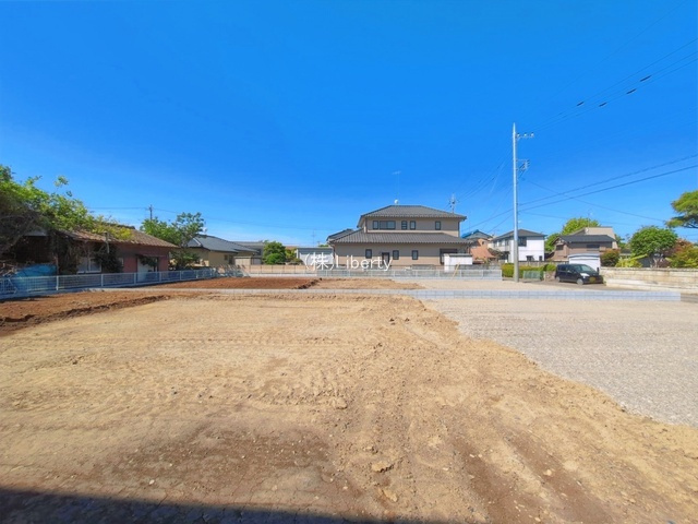 古河市中田第4　新築戸建　2号棟の前面道路含む現地写真