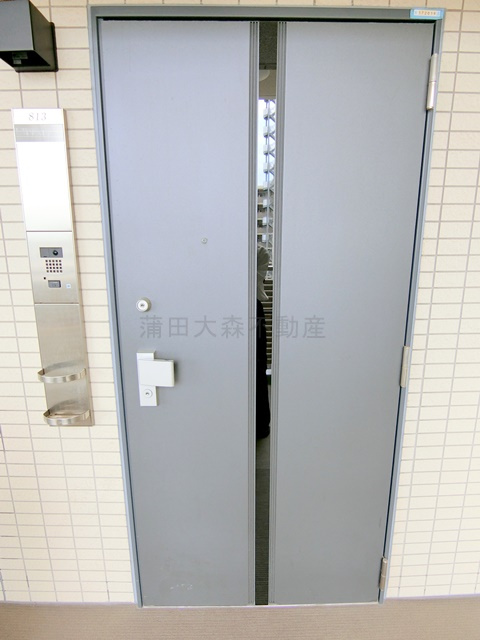 オーベルグランディオ萩中２号棟の玄関