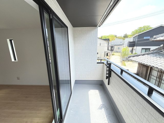 【バルコニー】 | 糟屋郡須恵町須恵第1　B号棟（全3棟）【仲介手数料無料・0円】 | 現地写真。インナーバルコニーです。