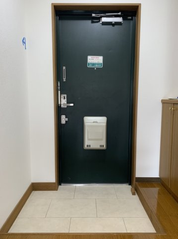 壱番館の玄関