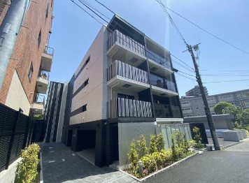 【外観】 | ルネサンスコート東中野 | 鉄筋コンクリート造のがっちりとした建物。