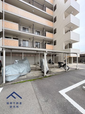 原パーク・ホームズの駐車場
