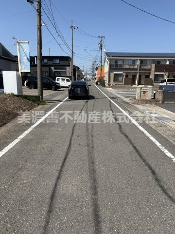 ６６９０４　瑞穂市生津外宮東町土地の前面道路含む現地写真