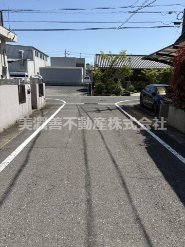 ６６９０４　瑞穂市生津外宮東町土地の前面道路含む現地写真
