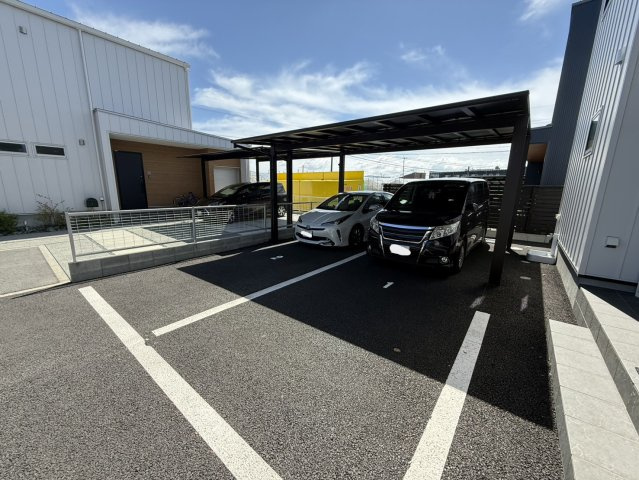 熊本市東区戸島西３丁目のタウンの駐車場
