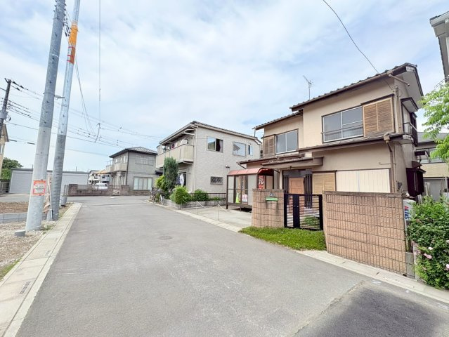 鶴ヶ島市下新田　建築条件なし売地　東武越生線『一本松駅』徒歩6分　の前面道路含む現地写真