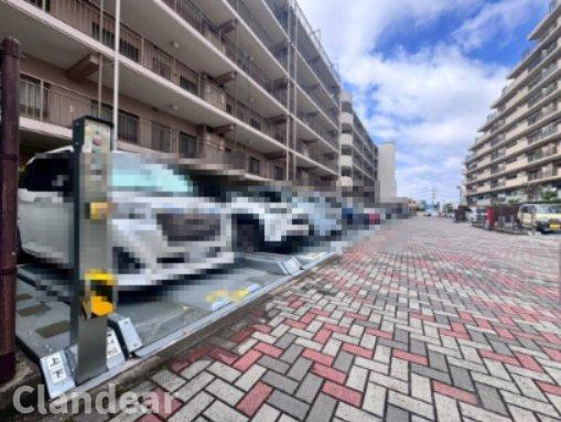 ヴイ・シティ草加四番館の駐車場|ドキドキの新生活も、安心してスタート。ぴったりの住まいを見つけませんか？クランディアが一緒に住まい選びをサポートします‼　まずは、お気軽にお問合せください　＃クランディア