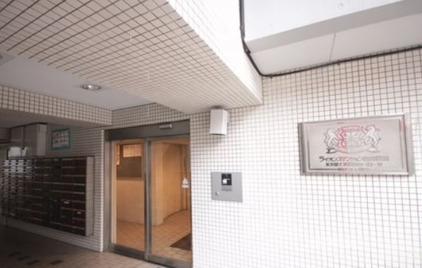 ライオンズマンション白山駅前のエントランス|バルコニー　※別部屋の写真です