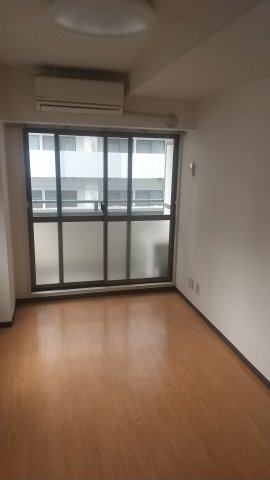 川崎市中原区新丸子町の賃貸マンションの居間・リビング