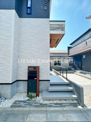 BLOOMING MAISON小平市大沼町3号棟 .のエントランス