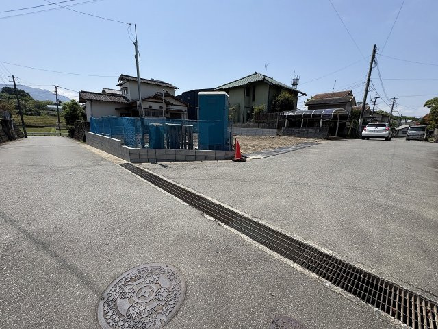 【その他】 | 糟屋郡須恵町佐谷9期・平屋　1号棟（全1棟）【仲介手数料無料・0円】 | 現地写真。前面道路です。