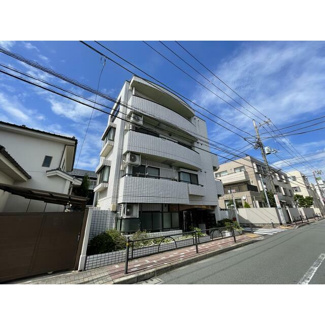 【外観】 | 鉄筋コンクリート造のがっちりとした建物。