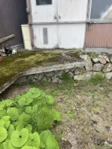 高島市勝野倉庫付き68坪売地のその他|境界