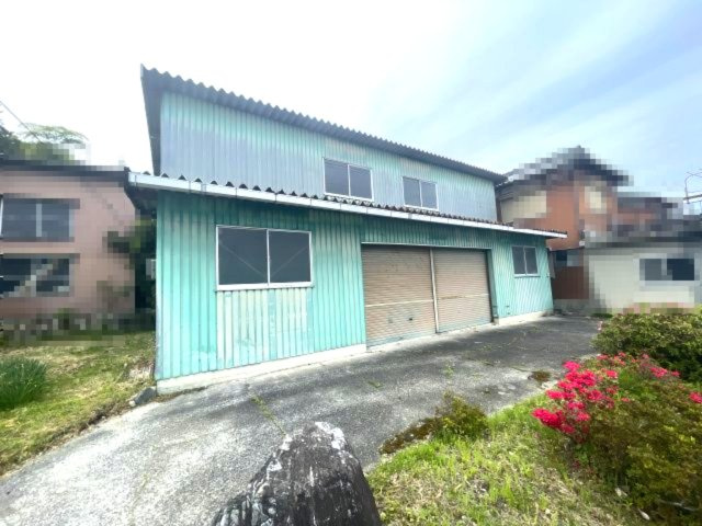 高島市勝野倉庫付き68坪売地の外観