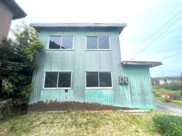 高島市勝野倉庫付き68坪売地の外観