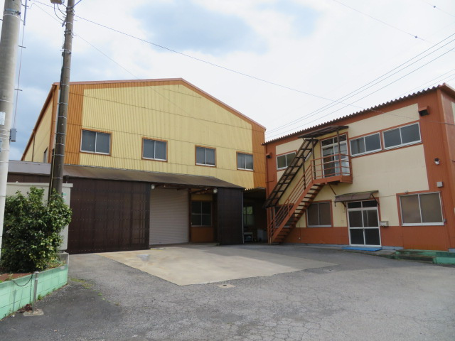 吉川市大字上内川の倉庫