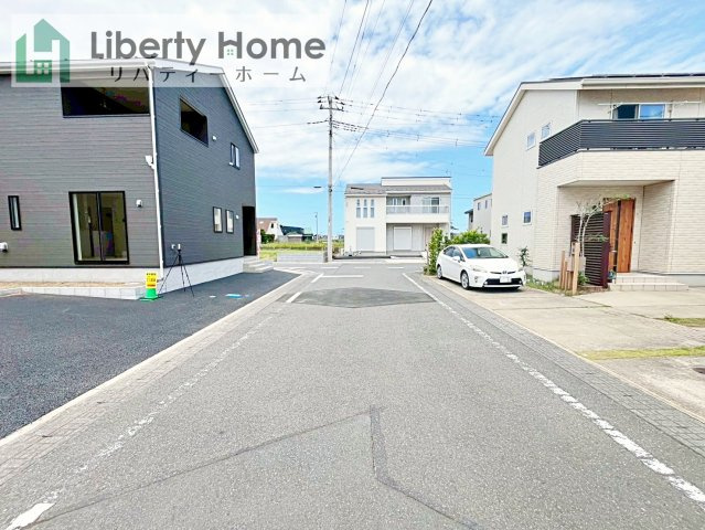 神栖市土合本町第7　新築戸建　2号棟の前面道路含む現地写真
