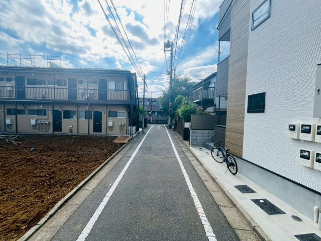 【前面道路含む現地写真】 | 豊島区長崎２丁目　建築条件付き売地 | 見通しの良い前面道路で、お車の運転も安心のエリアです