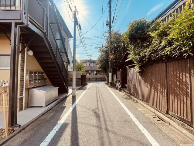 【前面道路含む現地写真】 | 豊島区長崎２丁目　建築条件付き売地 | 見通しの良い前面道路で、お車の運転も安心のエリアです