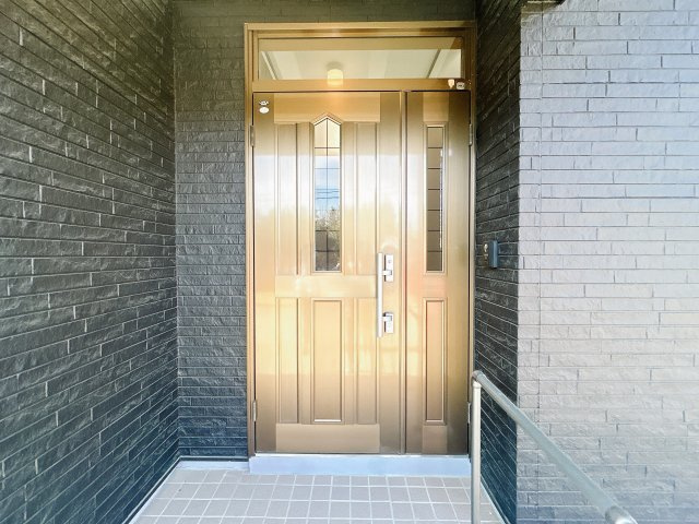 相馬市中野字清水　陽当たり良好！平屋中古住宅　3LDK 不動産プラスの玄関|玄関ドアはクリーニングと鍵交換を行いました。