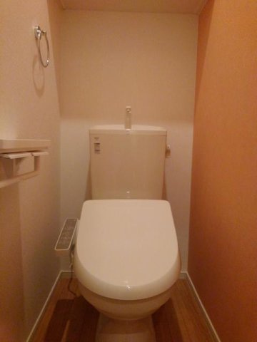 スリジェⅡＢのトイレ|清潔感のあるトイレです
