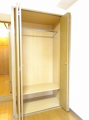 新宿区西落合２丁目の賃貸マンションの収納