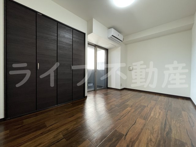 第10美和マンションの洋室|使い勝手のいい洋室です