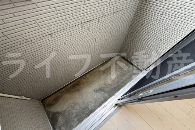 シーニュ金岡のバルコニー|外からの目が気にならないバルコニーで洗濯物が干せます