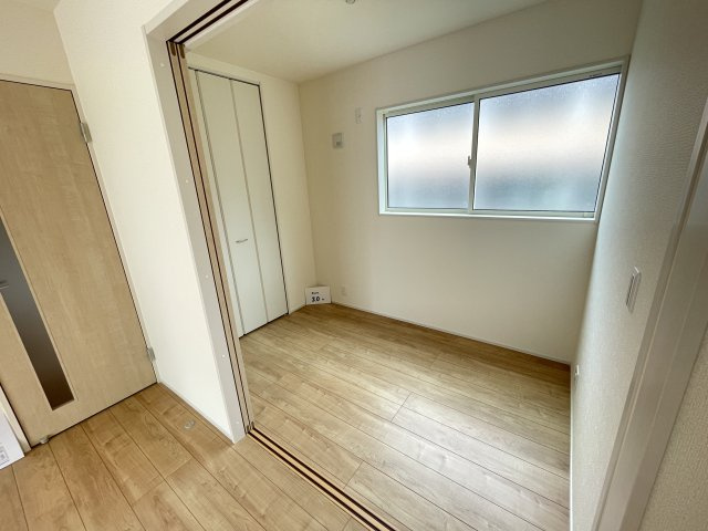 藤岡市下戸塚（全5棟）2号棟の洋室