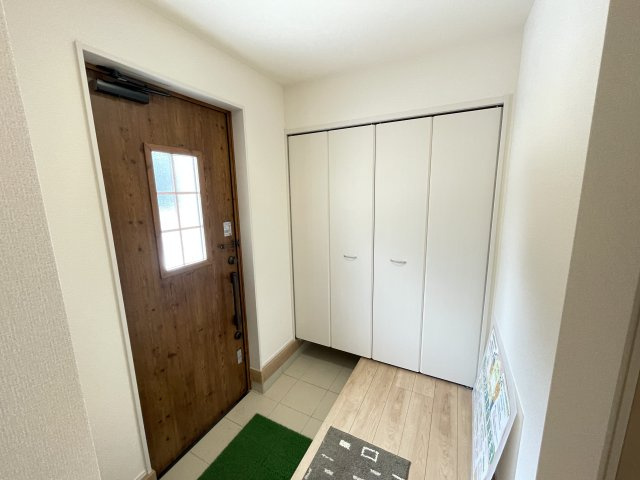 藤岡市下戸塚（全5棟）2号棟の玄関