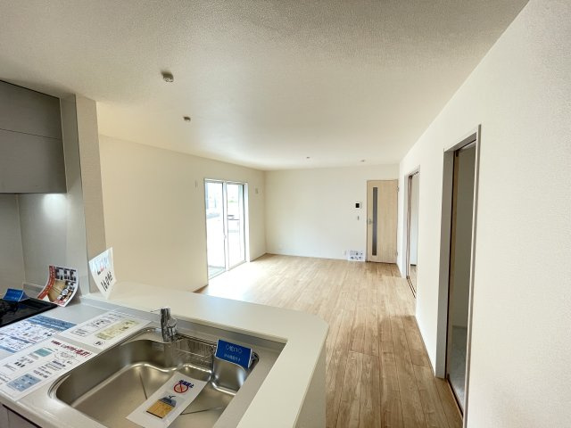 藤岡市下戸塚（全5棟）2号棟の居間・リビング