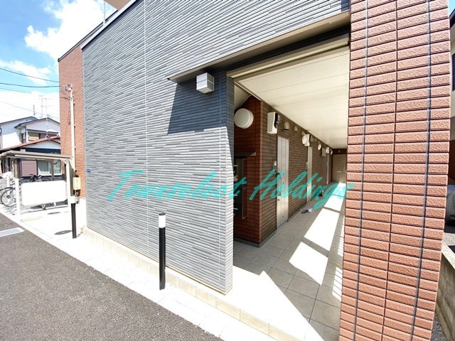 大和市中央６丁目のアパートのエントランス
