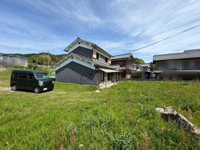 宇陀市榛原萩原　中古戸建の外観|ガーデニング・家庭菜園の域を超える、広大なプライベートガーデン♪