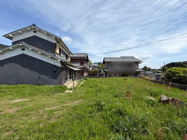 宇陀市榛原萩原　中古戸建の外観|ガーデニング・家庭菜園の域を超える、広大なプライベートガーデン(^^)/