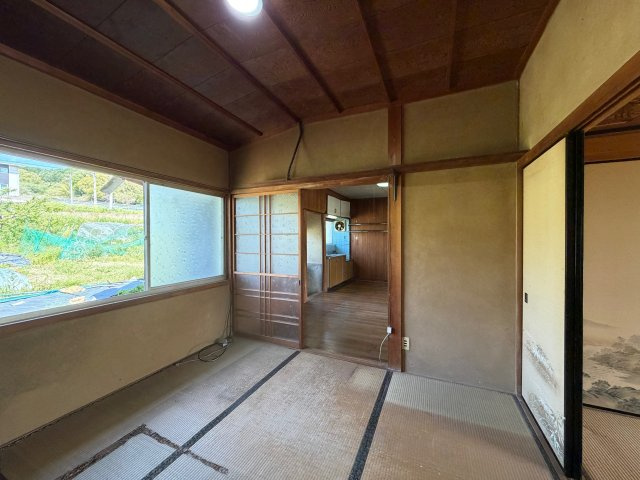 宇陀市榛原萩原　中古戸建の和室|窓を開けると自然豊かな景色に癒されます(^^)/